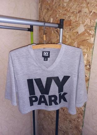 Серый укороченный топ с логотипом ivy park5 фото