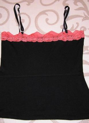 Чорна майка з помаранчевим мереживом