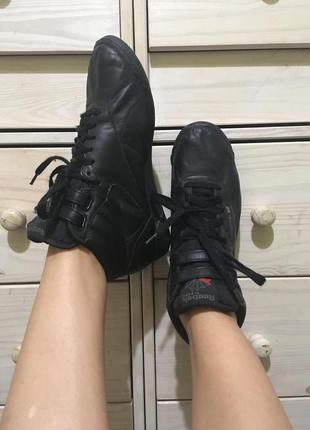 Кожаные кроссовки 39-40 reebok оригинал 25 утеплённые