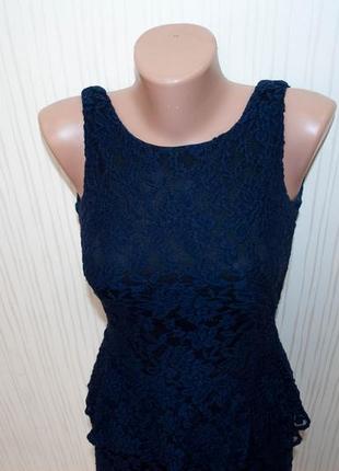 Платье кружевное темно-синее с баской и открытой спинкой6 фото