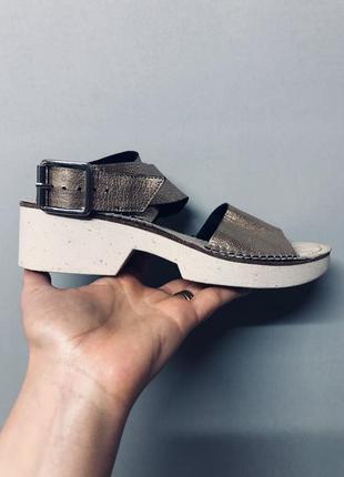 Босоніжки clarks