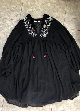 Стильное платье