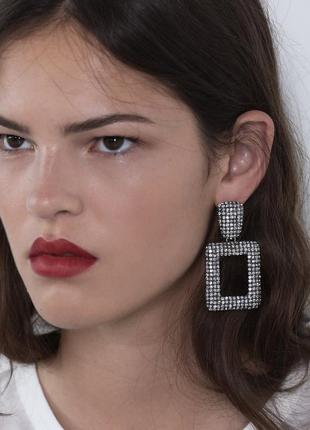 Бомбичиские сережки у стилі zara сережки. вечірні сережки.