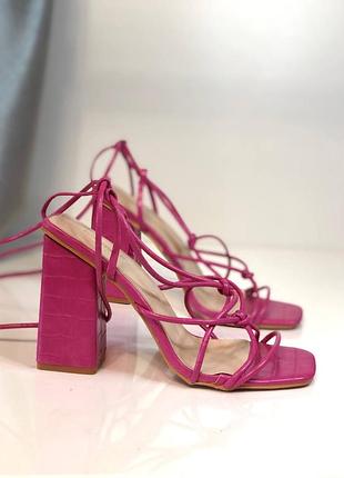 Босоножки на завязках туфли лодочки мюли