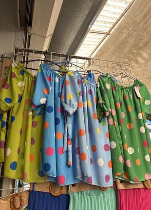 Блузка в цветной горошек