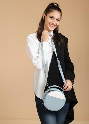 Женская круглая сумка sambag bale голубая с белым7 фото