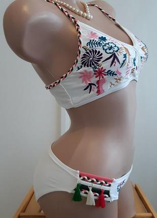 Раздельный купальник с вышивкой на возраст 12/13 лет, 32/34