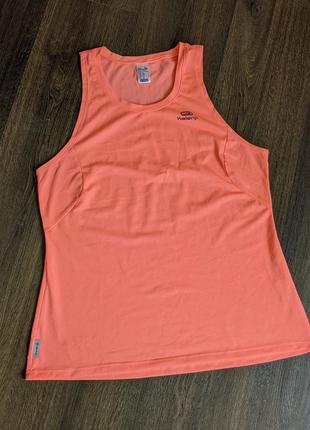 Яркая спортивная бвоговая майка футболка от decathlon