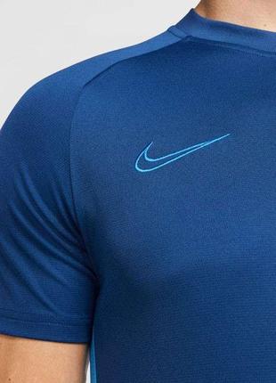 Чоловіча спортивна футболка nike dri-fit academy s (44-46)5 фото