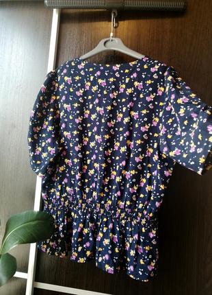 Шикарная, новая блуза блузка цветы. вискоза. marks&spencer8 фото