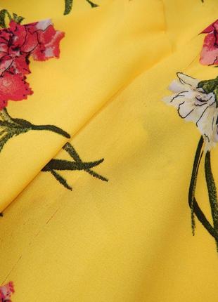 Легкая блуза без рукавов в красивом цвете на лето в цветы цветочный принт туника7 фото