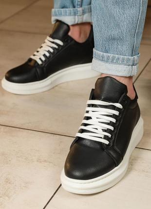 Стильные мужские кеды/кроссовки черные на белой толстой подошве, экозамша, демисезон-мужская обувь7 фото
