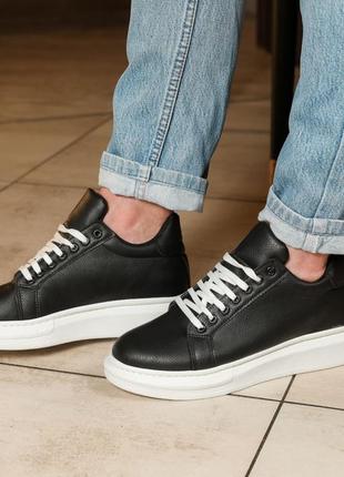 Стильные мужские кеды/кроссовки черные на белой толстой подошве, экозамша, демисезон-мужская обувь8 фото