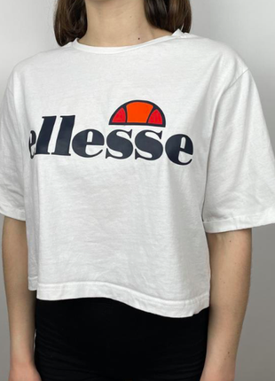 Ellesse коротка кроп футболка з логотипом топ