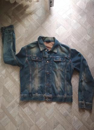 Стильная брендовая джинсовая куртка1 фото