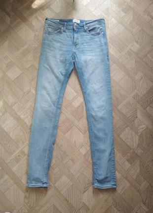 Стильные светлые джинсы1 фото