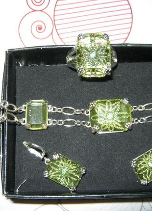 Гарнітур avon сережки, каблучка, браслет із зеленим камінням2 фото
