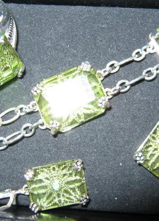 Гарнітур avon сережки, каблучка, браслет із зеленим камінням10 фото