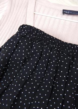Плиссированная юбка миди в мелкий горошек капочки на резинке плиссе в складку легкая сток бренд5 фото