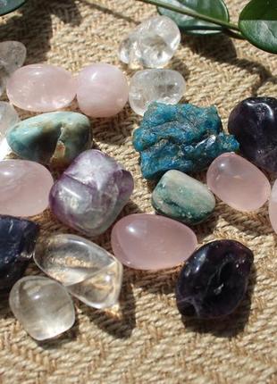 Натуральні камінці для колекції, інтер'єру (флюорит, апатит, моховий агат)4 фото