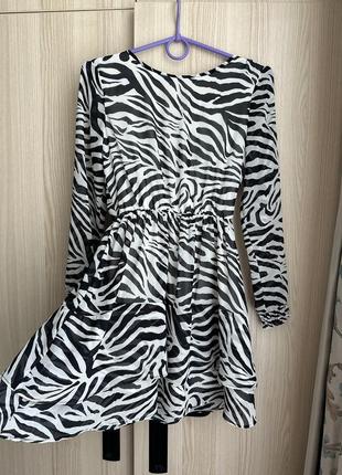 Платье h&m hennes зебра