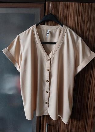 Модная натуральная свободная прямая бежевая светлая блузка с коротким рукавом