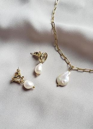 Новий набір намисто сережки тренд комплект підвіска кольє shein золоті перлини перли
