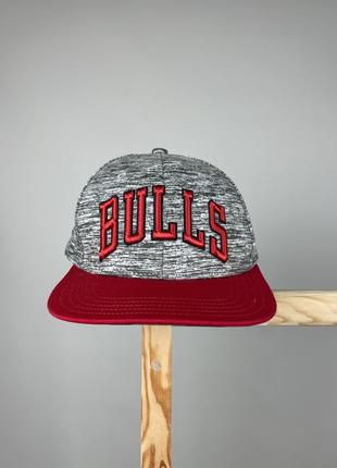 Кепка снепбек adidas bulls