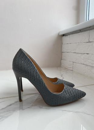 Туфлі сірі лодочки