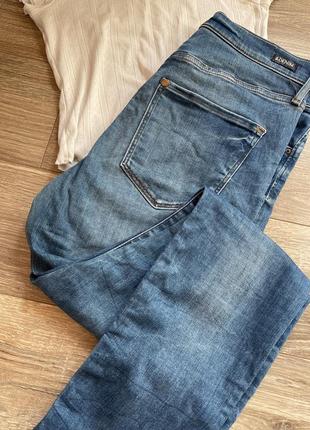 Удлиненные скинни джинсы