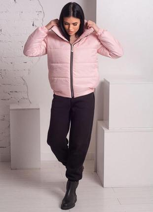Куртка женская демисезонная розовая, короткая стеганая ​​​​​​​куртка пуфер цвет пудра весна осень2 фото