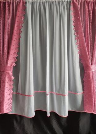 Комплект на окно зигзаг белый шифон с розовыми шторками и подхватами 300*160 см