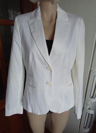Белый жакет пиджак