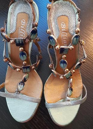 Новые являются нюансом