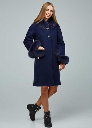 Шикарное женское зимнее пальто с натуральным мехом2 фото