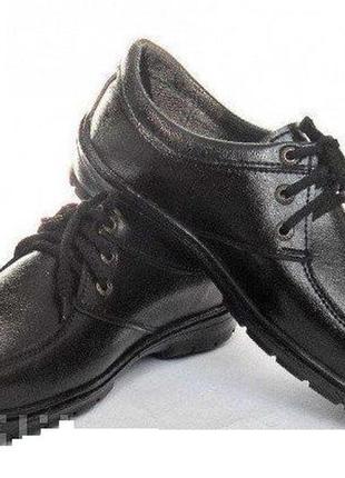 Мужские туфли черные прошитые на шнурках