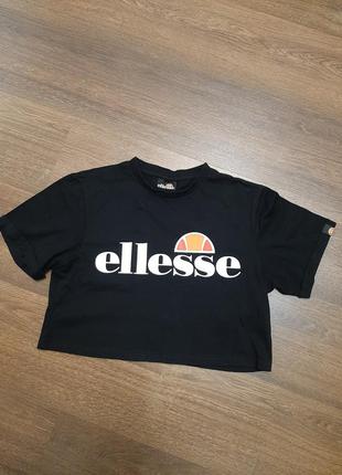 Кроп-топ, укороченная футболка ellesse