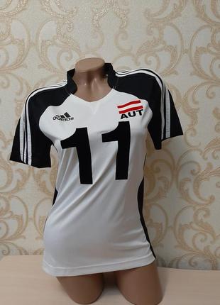 Спортивная футболка adidas