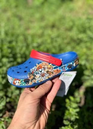 Детские кроксы crocs kids’ fun lab paw patrol™ band clog синие с щенячий патруль сабо  / шлепанцы