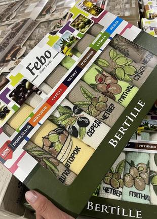 Набор кухонных полотенец "неделька" станет украшением вашей кухни, или отличным подарком. мустанг.