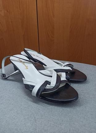 Босоніжки betty barclay