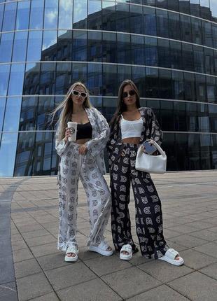 Принтованный костюм
