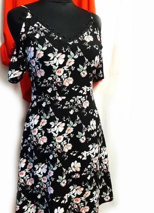 Платье-сарафан черная с цветами р 36-38