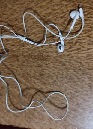 Apple навушники проводні