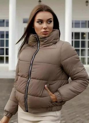 Весенняя женская куртка теплая, плащевка, цвет мокко, бежевая короткая стеганая куртка1 фото