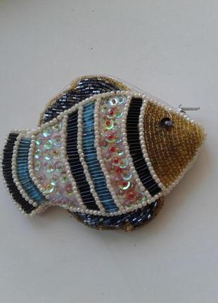 Винтажный кошелек "рыбка" с вышивкой бисером и пайетками1 фото