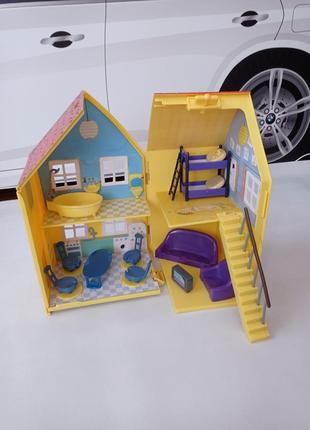 Будиночок свинки пеппи.