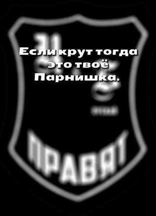 Новые футболки с рукастыми рисунками.