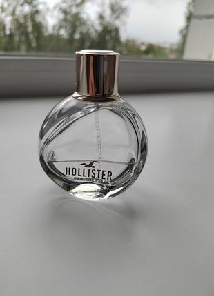 Hollister wave for her