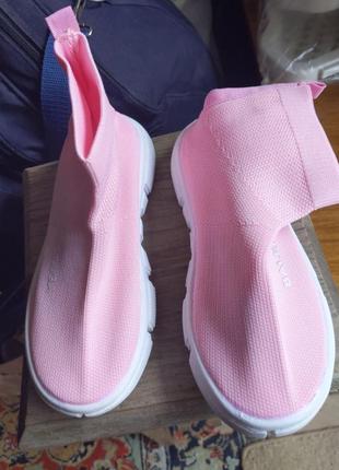 Дитячі кросівки